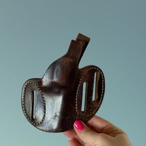 Roy’s Leather Goods Hand Crafted Full Grain Leather Original Pancake Holster